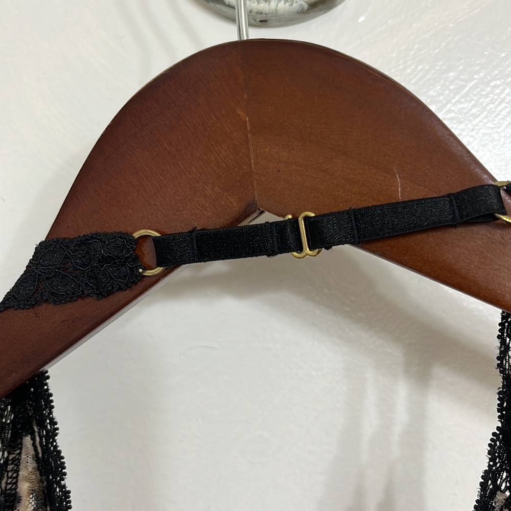 The Lacie by Victoria secret - Picture 3 of 4